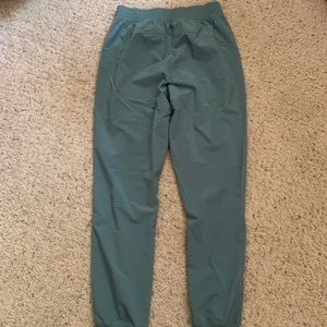 Lululemon wanderer jogger